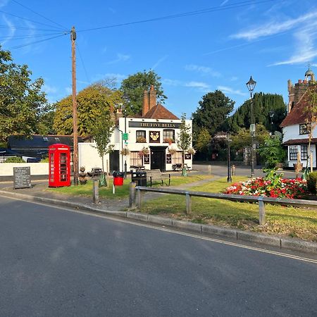 Harmondsworth Hall Екстериор снимка