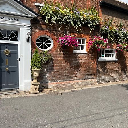 Harmondsworth Hall Екстериор снимка